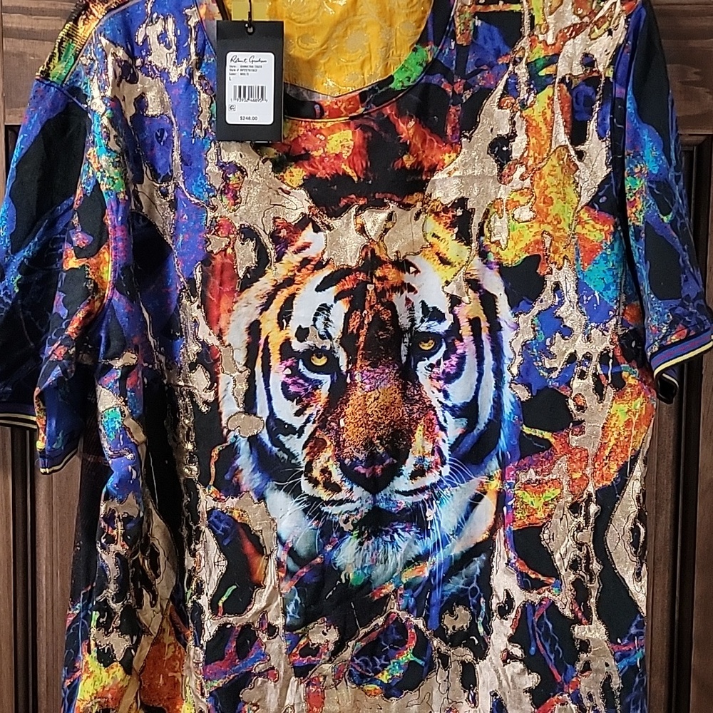 Robert Graham t-shirt